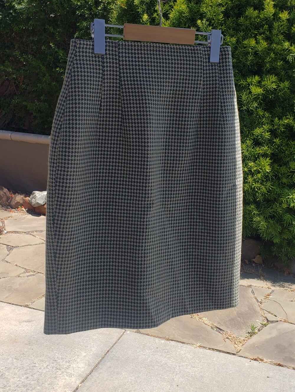 LF International Classic Houndstooth Pencil Skirt - Black & White